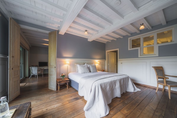 Deluxe Cabin, Garden View | 1 bedroom, Egyptian cotton sheets, premium bedding