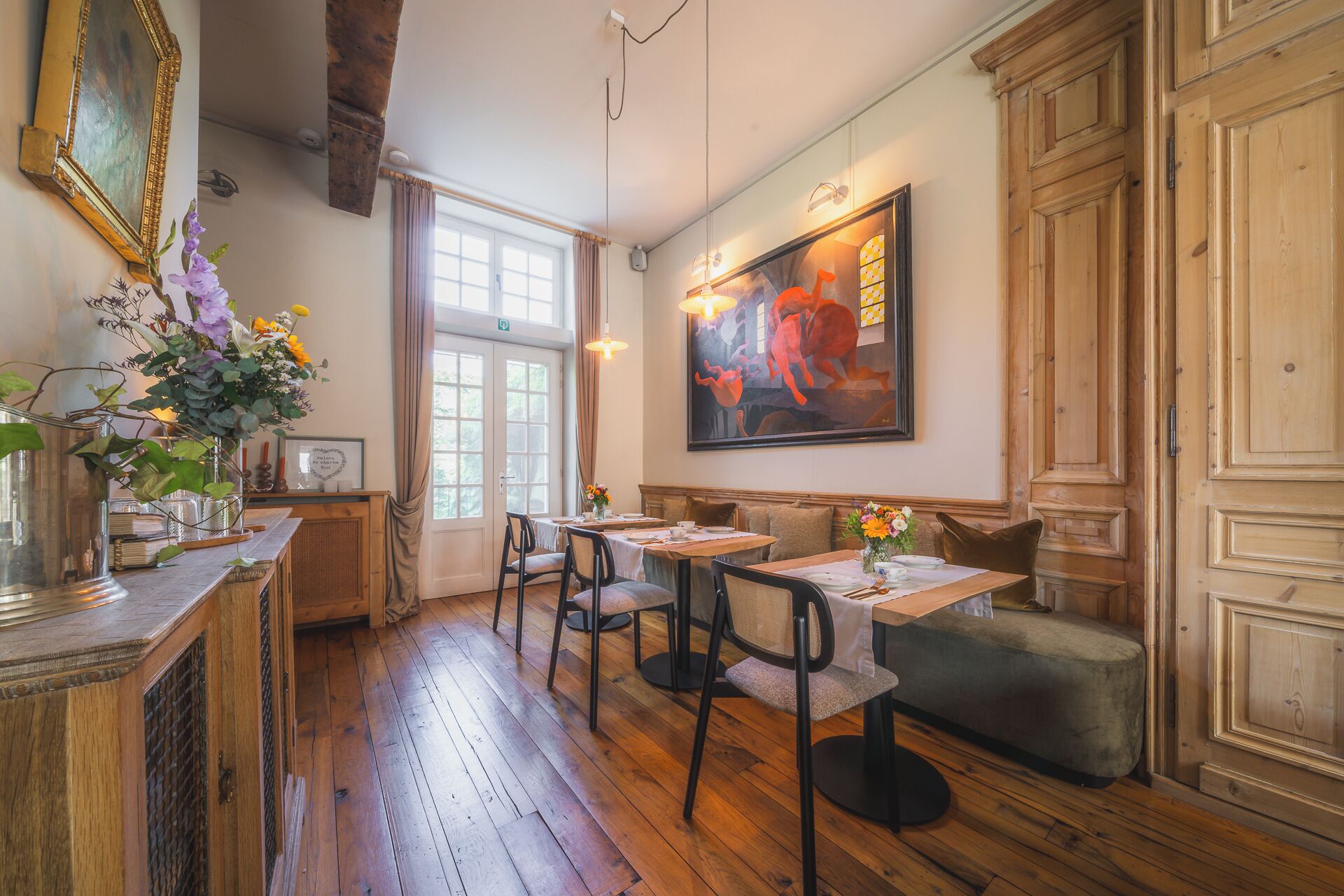 Free daily continental breakfast