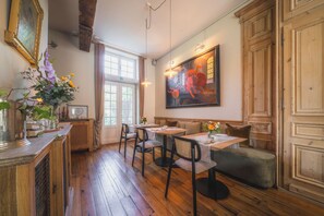 Petit déjeuner continental compris tous les jours