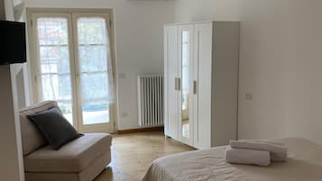 1 habitación, wifi y ropa de cama