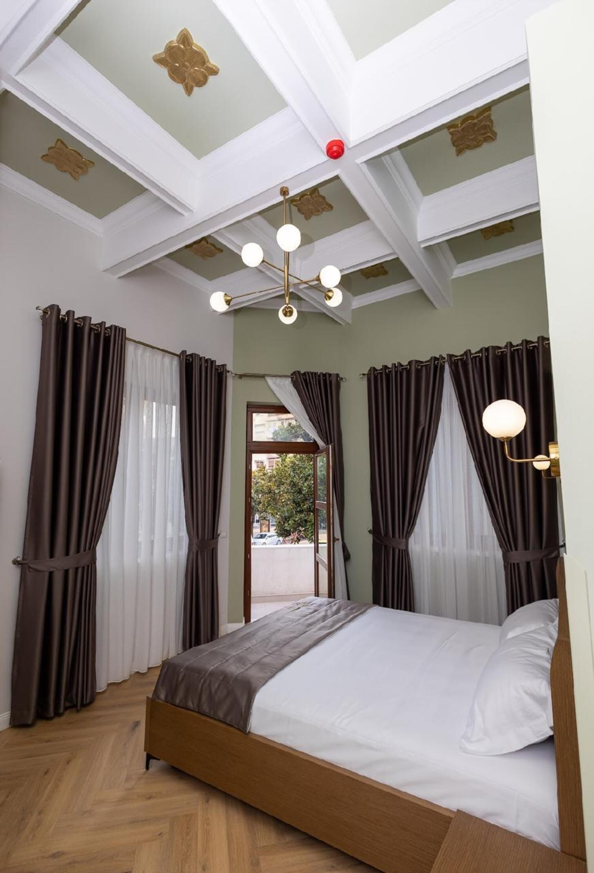 Minibar, wifi gratis y ropa de cama 