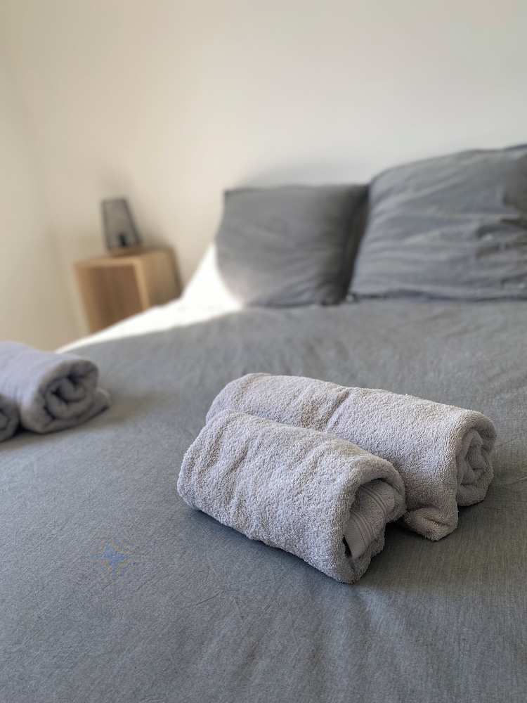 New house with panoramic view between land and sea for 6 people in