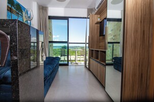 Family Apartment, Smoking, Lanai | Private kitchenette