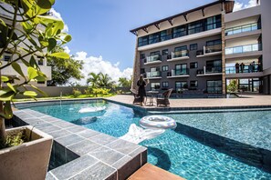 Kolam renang terbuka 