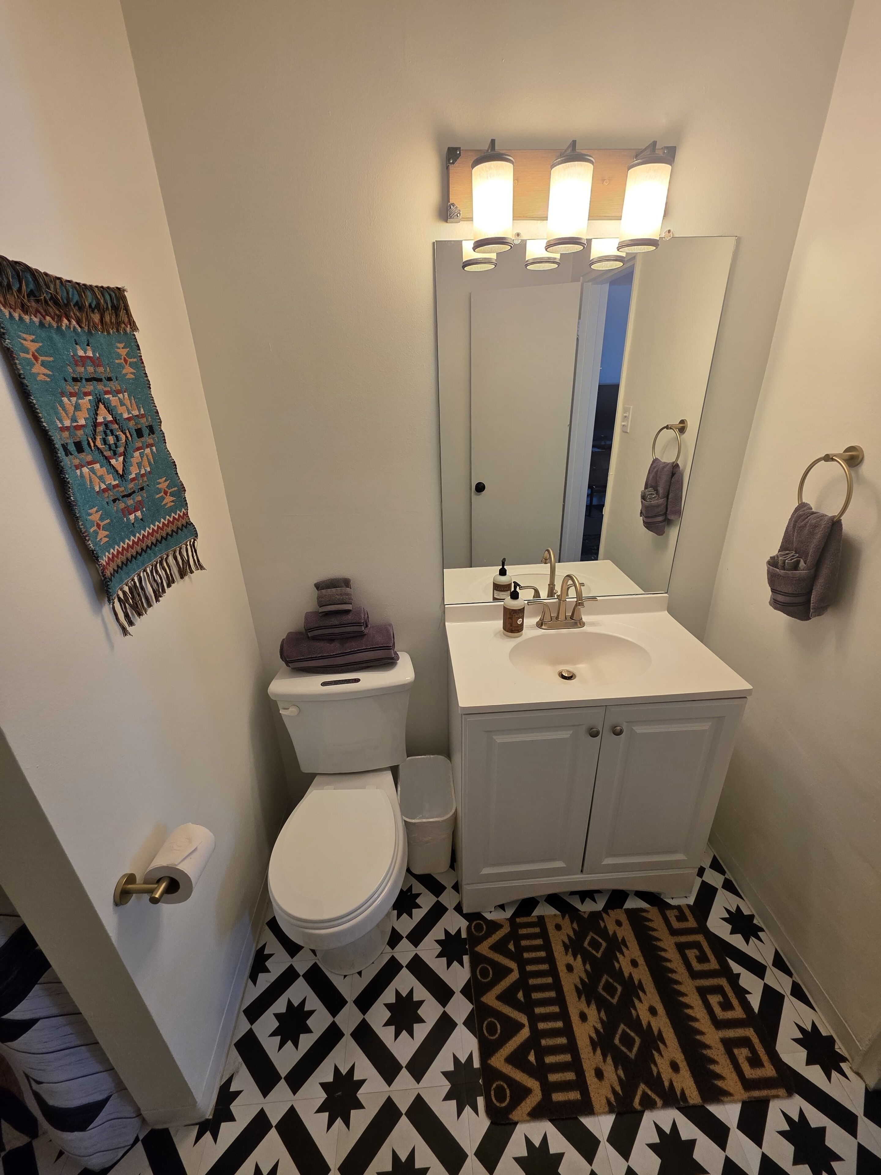 Chambre Simple Tradition, 1 grand lit | Salle de bain