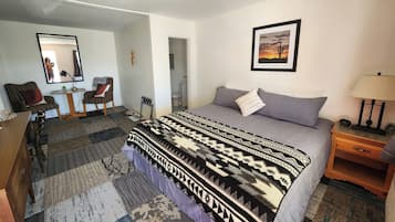 Superior-Zimmer, 1 King-Bett | Verdunkelungsvorhänge, kostenloses WLAN, Bettwäsche