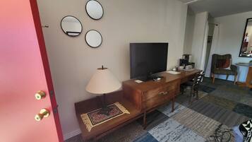 Superior Room, 1 King Bed | Blackout curtains, free WiFi, bed sheets