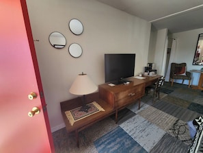 Superior Room, 1 King Bed | Blackout drapes, free WiFi, bed sheets