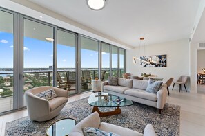 Living area - 2BR 2BA in a Luxury Beach Resort Amrit (Riviera Beach)