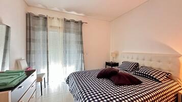1 chambre, fer et planche Ă repasser, Wi-Fi gratuit, draps fournis
