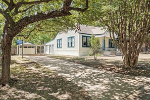 Exterior - Retro Vibes & Zilker Views - Music House by Zilker (Austin)