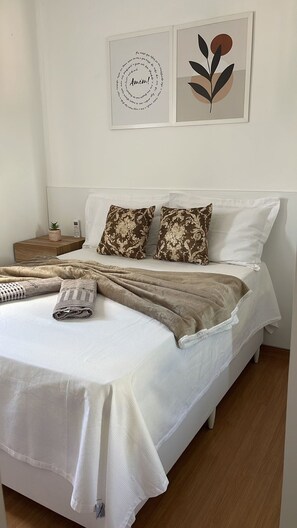 ดีลักซ์อพาร์ทเมนท์ | 2 ห้องนอน, ผ้าม่านกันแสง, เตารีด/โต๊ะรีดผ้า, Wi-Fi ฟรี