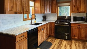 Unclassified image, 5 of 11, button - Beautiful waterfront home nestled on 4acres on Indian Lake!
A perfect getaway!
 (Whiting)