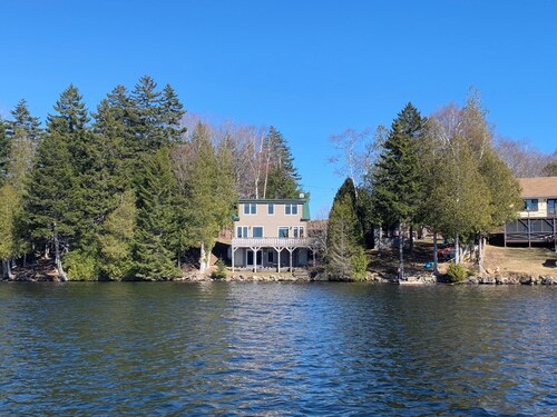 Beautiful waterfront home nestled on 4acres on Indian Lake!
A perfect getaway!
