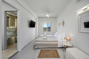 3 chambres, fer et planche à repasser, Wi-Fi gratuit, draps fournis