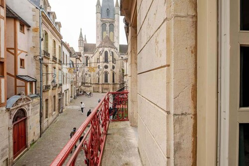 Owl Prestige, The heart of Dijon
(3 étoiles)