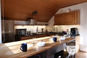 Kühlschrank, Ofen, Herdplatte, Geschirrspüler