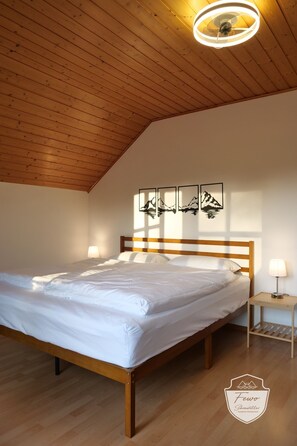 3 Schlafzimmer, Bügeleisen/Bügelbrett, Reisekinderbett, Internetzugang