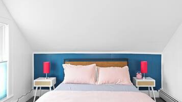 2 Schlafzimmer, Schreibtisch, Bügeleisen/Bügelbrett, Reisekinderbett