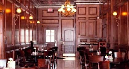 JR's Chophouse B&B