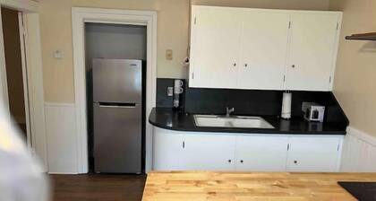 Sweet n Petite: Downtown ChurchStreet Area-Parking