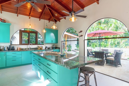 Jungle Villa w/ Lush Gardens walk 2 Pelada Beach