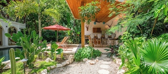 Gated Multi-Family Retreat-Jungle Villa w/ Lush Gardens walk 2 Pelada Beach