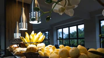 Free daily buffet breakfast