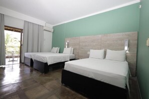 Premier Room, Multiple Beds, Patio, River View | Desk, free WiFi - Araguaia Hotel (Barra do Garcas)