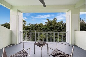 Terrace/patio - F1rst Class Condo in Miami, Florida 3-bedrooms 4-bathrooms in vibrant Doral. (Doral)