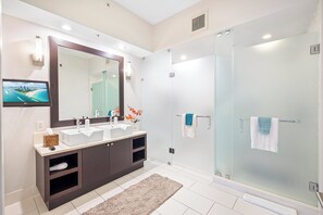 Shower, jetted tub, hair dryer, towels