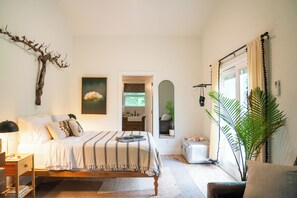 1 bedroom, bed sheets