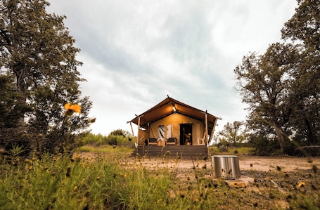 Exterior. The Evergreen Tent at Hilla Ranch Glamping