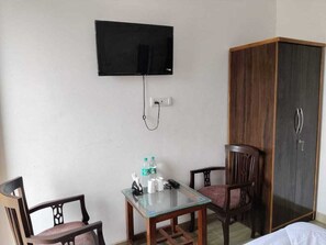 Desk, laptop workspace, free WiFi