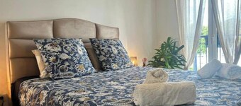 Le Timbaud, cosy T4, balcony, parking, just outside Paris