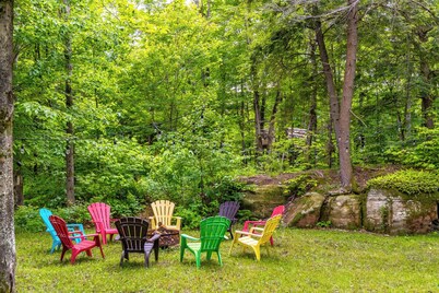 Country-style cottage on the shore of a lake at 5 minutes from a national park.