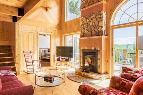 Country-style cottage on the shore of a lake at 5 minutes from a national park.