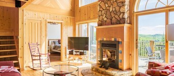 Country-style cottage on the shore of a lake at 5 minutes from a national park.