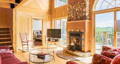 Country-style cottage on the shore of a lake at 5 minutes from a national park.