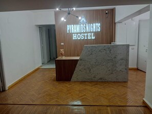 Property entrance - Pyramids Nights Hostel (Giza)