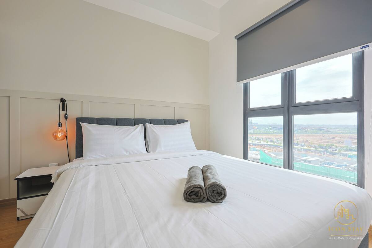 Deluxe Triple Room, Balcony, City View