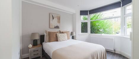 2 habitaciones, tabla de planchar con plancha y wifi gratis