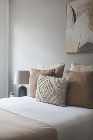 2 bedrooms, iron/ironing board, free WiFi, bed sheets