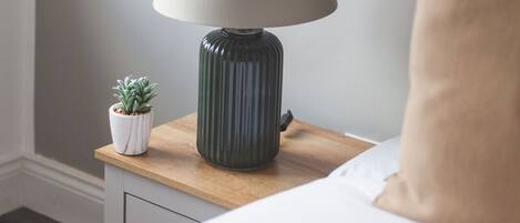 2 عدّة غرف نوم ومكواة/لوح كي وواي فاي مجانًا وملاءات أسرّة