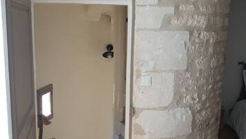 2 bedrooms, desk, iron/ironing board, travel cot