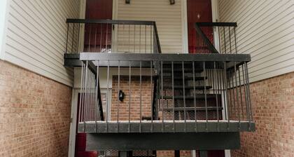 Cozy 2-bedroom condo in heart of Charlotte with AC, WiFi