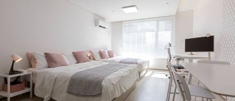 1 bedroom, desk, iron/ironing board, WiFi