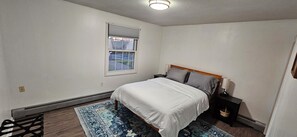 2 bedrooms, desk, iron/ironing board, free WiFi - 2 bedrooms that are warm and comfortable queen size beds

 (Williston)