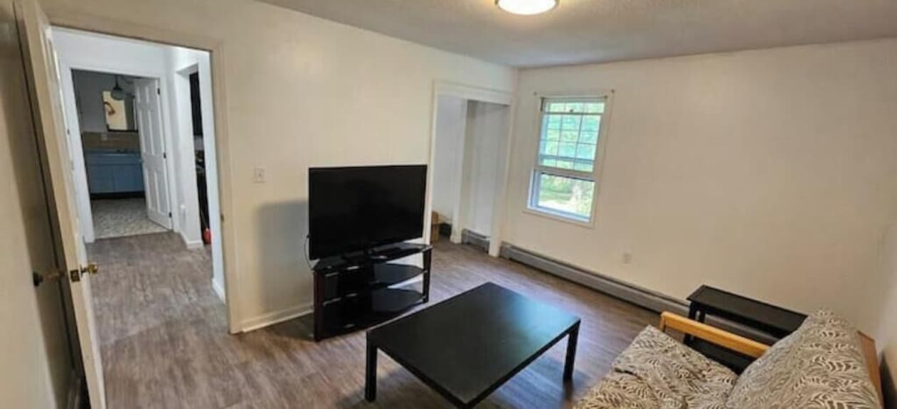 2 Bedrooms That Are Warm And Comfortable Queen Size Beds - Shelburne Vineyard, Shelburne