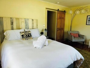3 chambres, fer et planche à repasser, Wi-Fi, draps fournis